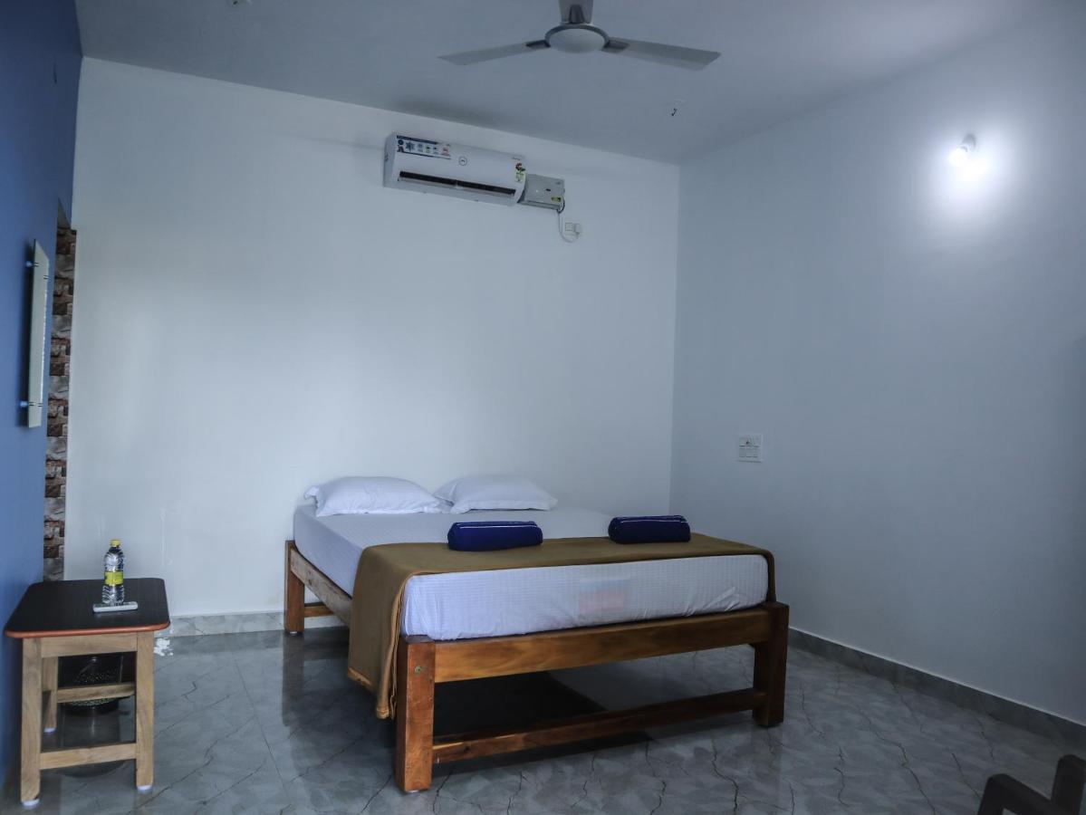Elmar Hotel Гокарна Екстериор снимка
